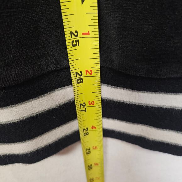 American Eagle Black and white Velour Crewneck Shirt - Picture 6 of 7